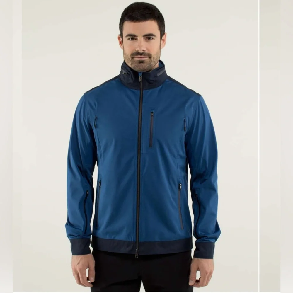 Lululemon Ventilator Jacket in Rugged Blue / Inkwell